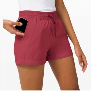 Lululemon Spring Break Away Short * Chianti Sz4